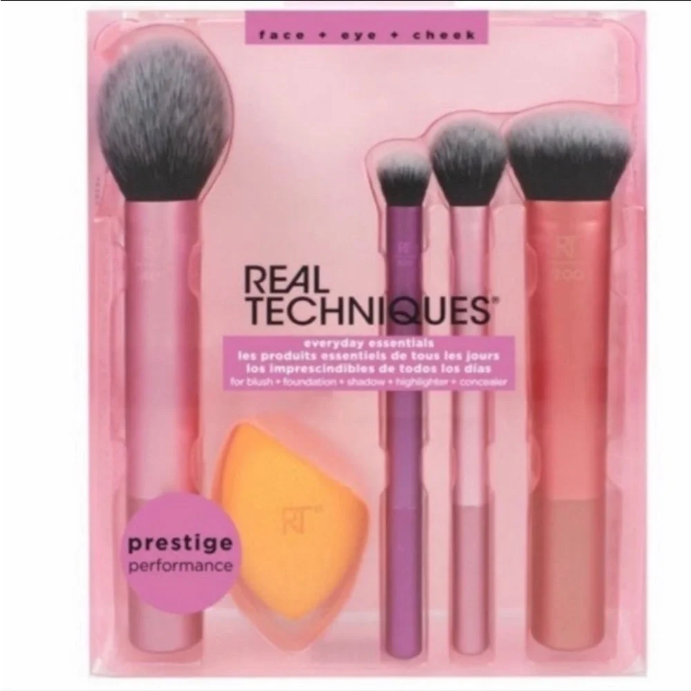 Real Techniques Everyday Essential Brush Set Beauty Tools Gift Set NEW‎ Box